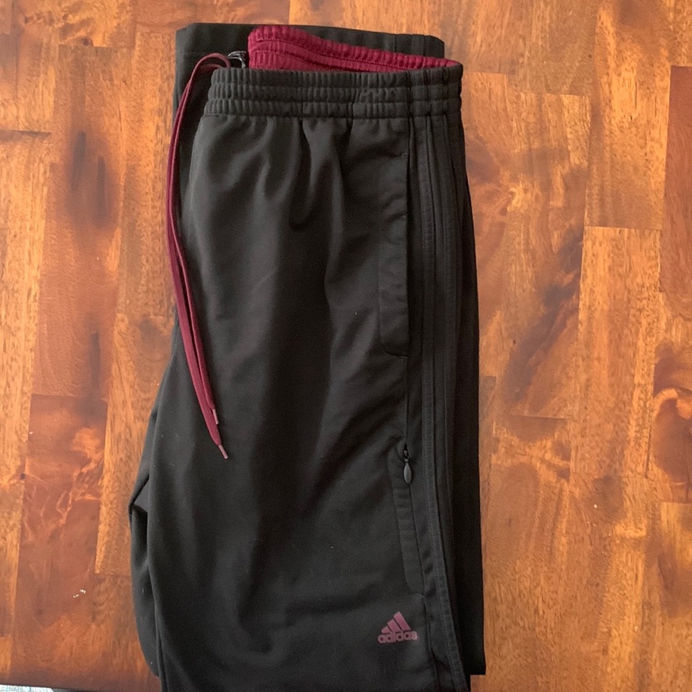 ❌❌SOLD❌❌Adidas Classic Lounge Pants Athletic Pants Black⚫